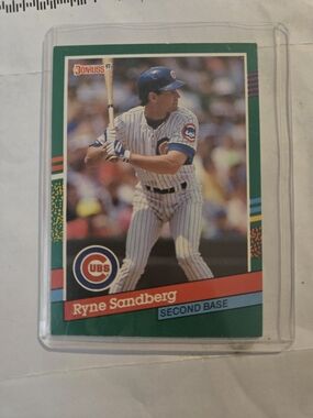 Donruss Ryne Sandberg Baseball Card - Green and Red Accent